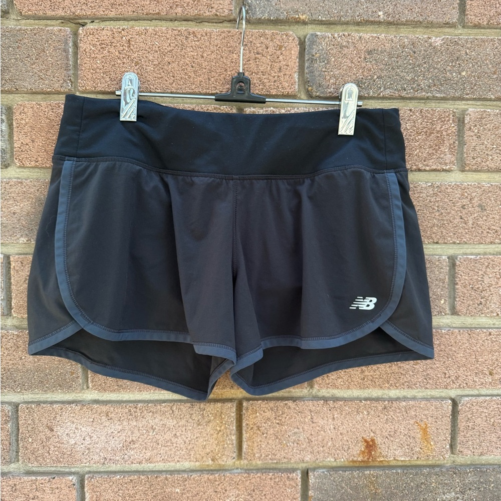 New Balance Women's Black Athletic Shorts with Zipper Pocket Size Medium